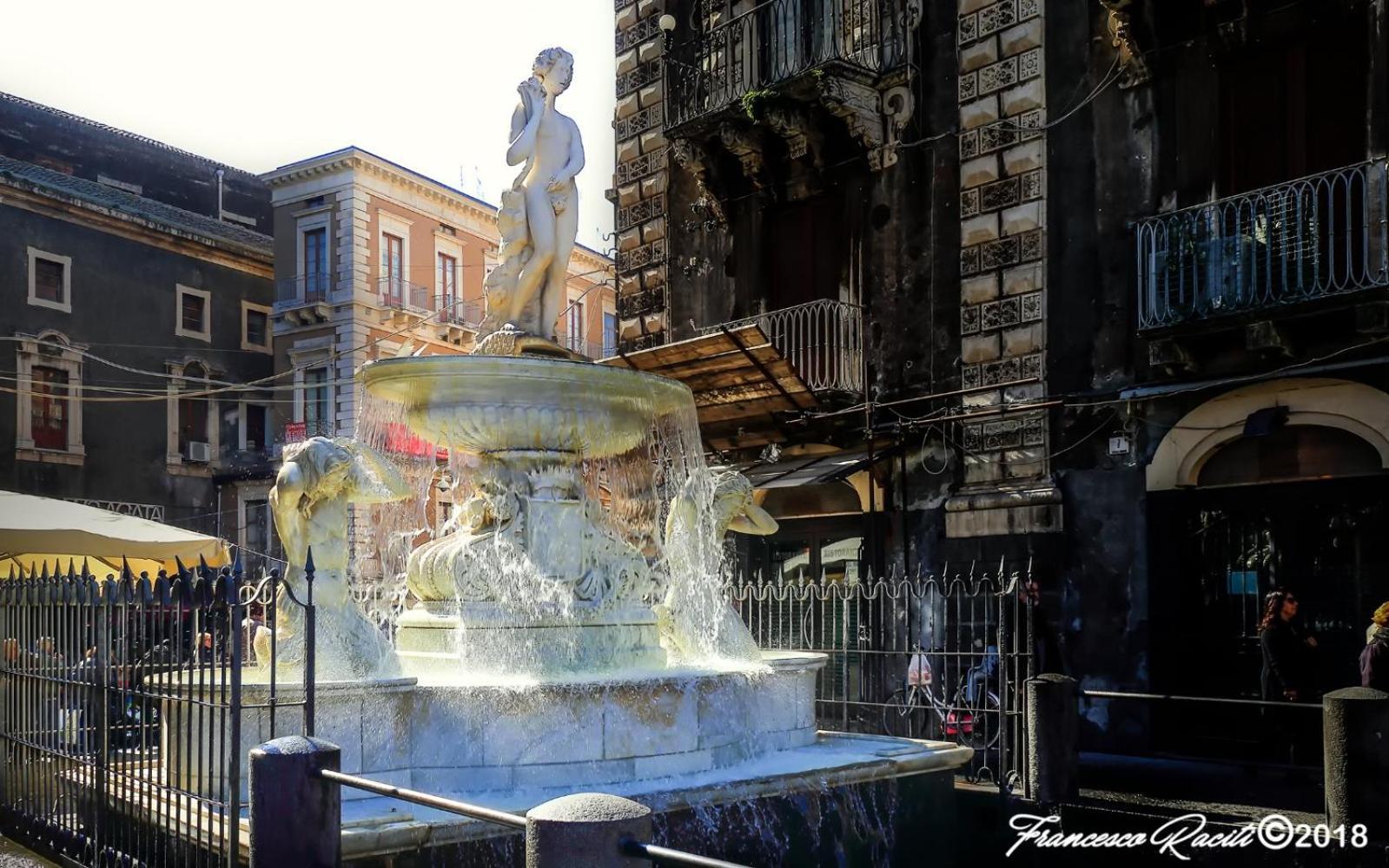 Clemente House Catania Centro Meravigliosa Camera Matrimoniale Dış mekan fotoğraf